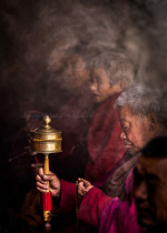 Dù mọi thứ chỉ là hư ảo, chúng ta vẫn phải phân biệt được đúng - sai, tốt - xấu