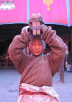 Một thiện tri thức cũng được coi trọng như bậc Thượng sư hay một vị Phật - hãy trân trọng họ với trọn trái tim mình!