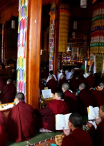 Hãy nhìn thẳng vào nỗi sợ hãi một cách cởi mở, thành thật, không chối bỏ