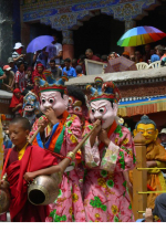 Ngài luôn luôn như vậy - chẳng có chút sân hận hay tiêu cực nào