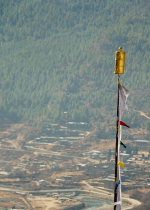 Trong việc khảo sát những phẩm tính của một Lạt ma, một người bình thường khó có thể đánh giá được những phẩm tính của dòng tâm thức của Lạt ma đó