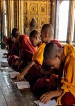 Từ bám chấp vào cái ngã khởi lên ham muốn tìm hạnh phúc cho riêng bản thân - nghiệp bắt đầu từ đây