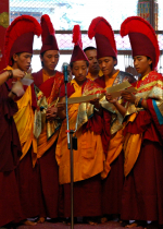 Theo dòng truyền của Kim Cang thừa ta nhận được sự gia trì của Đạo sư và có thể đạt được giác ngộ chỉ trong một đời