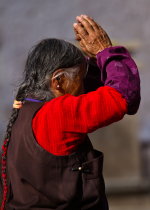 Giáo lý và Pháp tu phải được trao truyền từ một vị Đạo sư - không thể chỉ tu theo sách