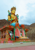 Guru Yoga là pháp tu thù thắng để phát khởi tâm chí tín thành thấy Guru là Phật